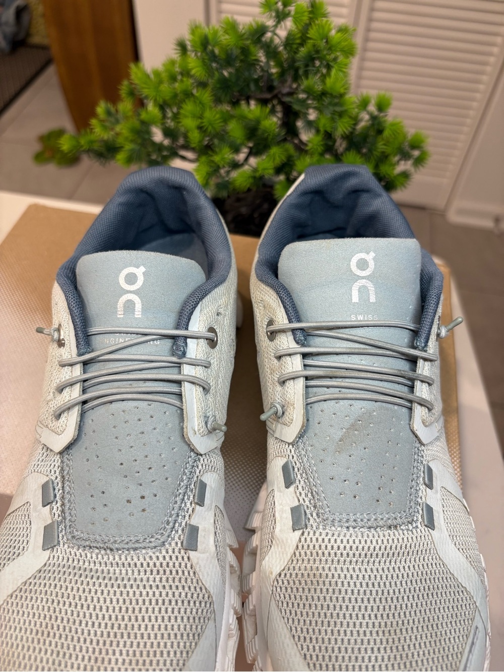 On Running Cloud 5 Seacoast Light Green Women’s size 8.5 running shoes - Picture 5 of 9